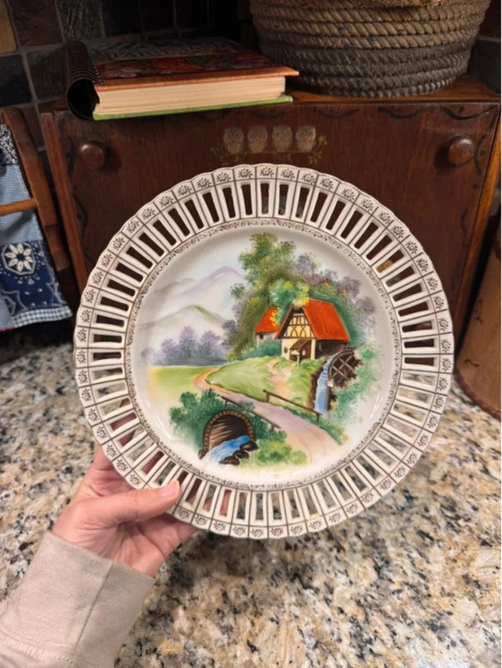 Decorative plate